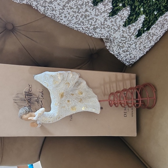 Willow Tree, Song of Joy Tree Topper - Picture 5 of 13